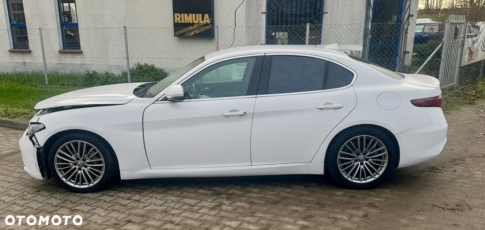Alfa Romeo Giulia 2.2 D Turbo Super - 4