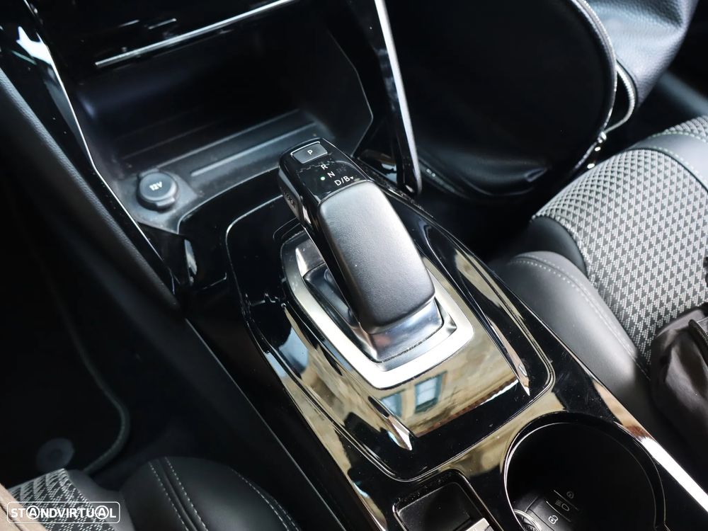 Peugeot e-208 GT - 39