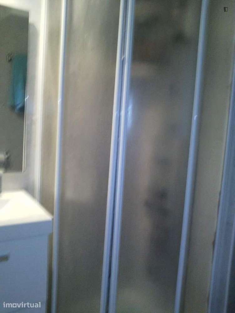 Quarto - localizado em Penha de França Lisbon - Grande imagem: 3/10