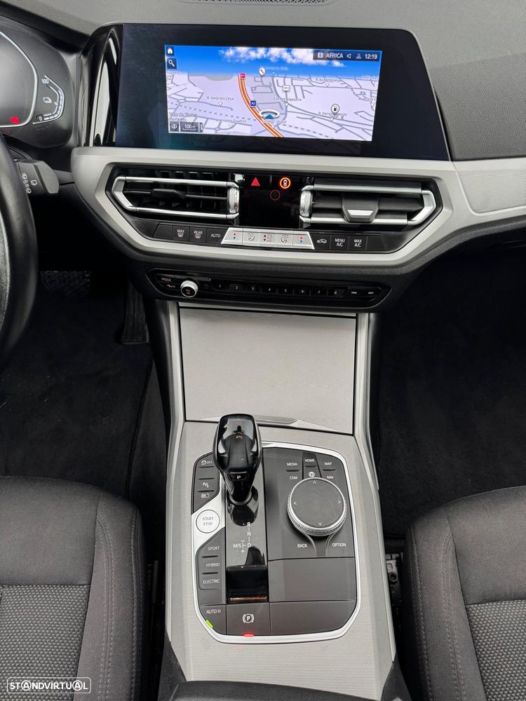 BMW 330 e Touring Line Sport Auto - 15