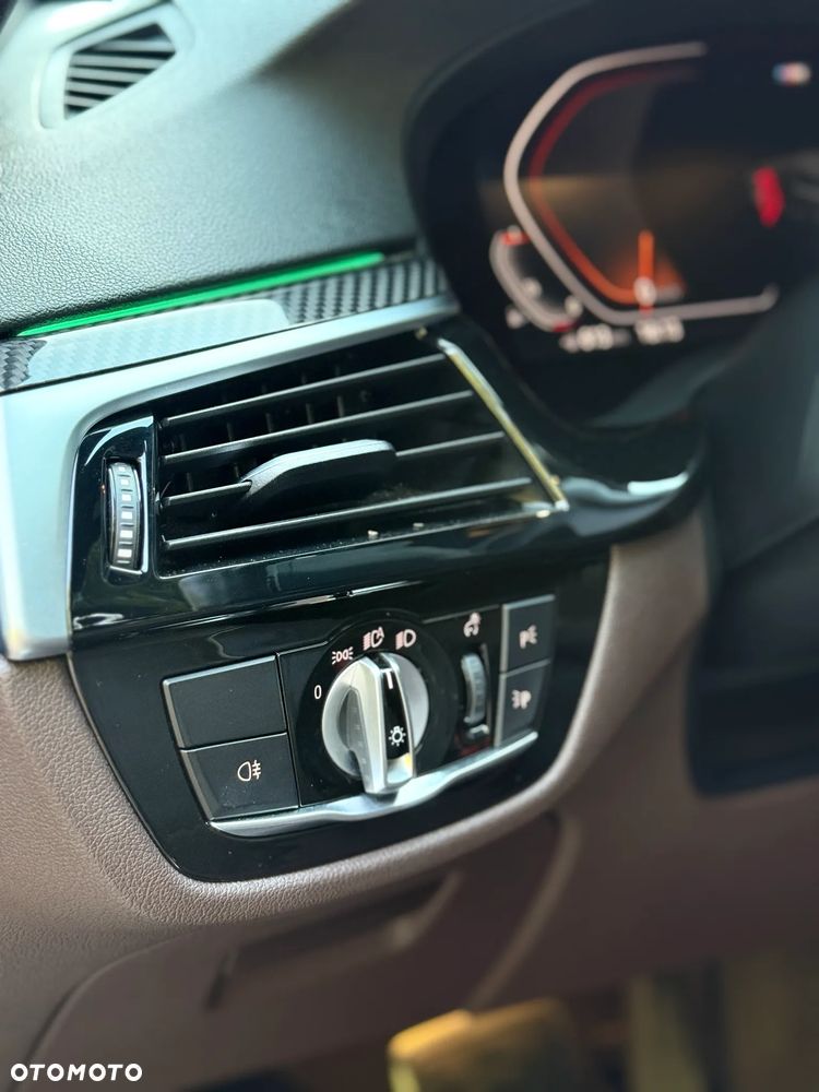 BMW Seria 5 540i M Sport sport - 28