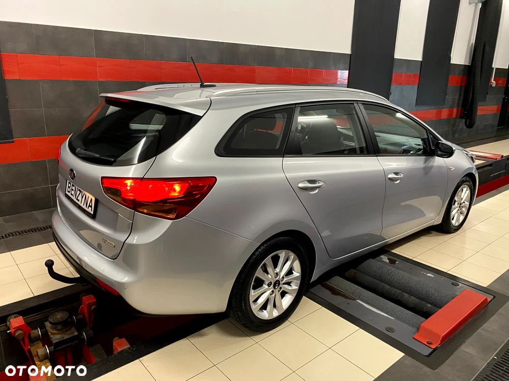 Kia Ceed 1.6 GDI Platinum Edition - 10
