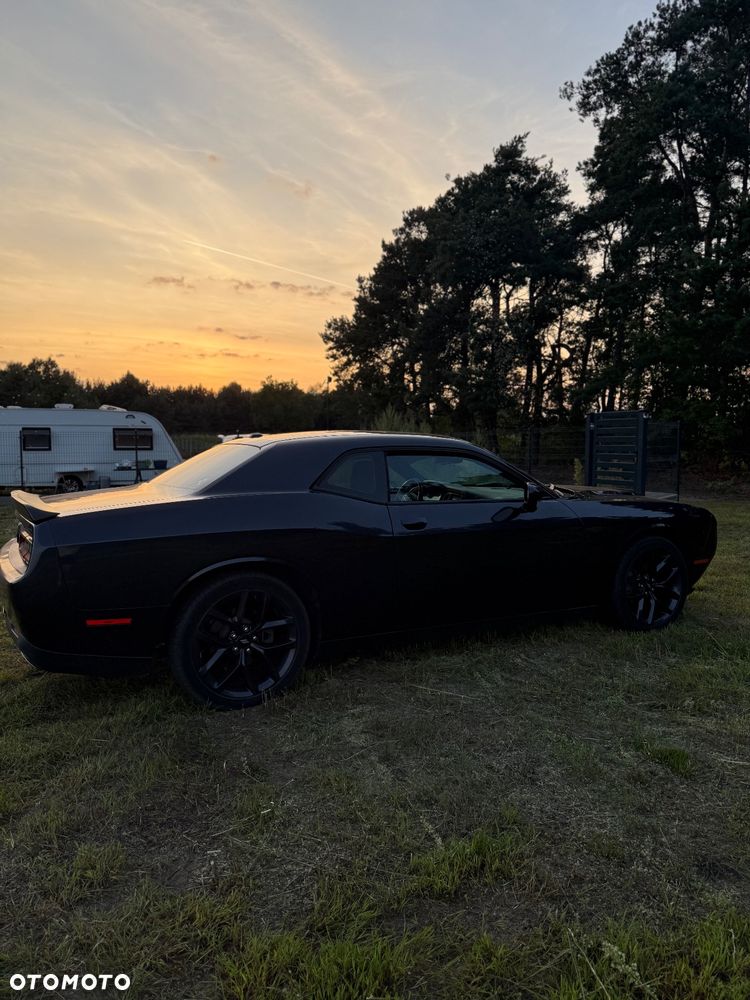 Dodge Challenger - 18