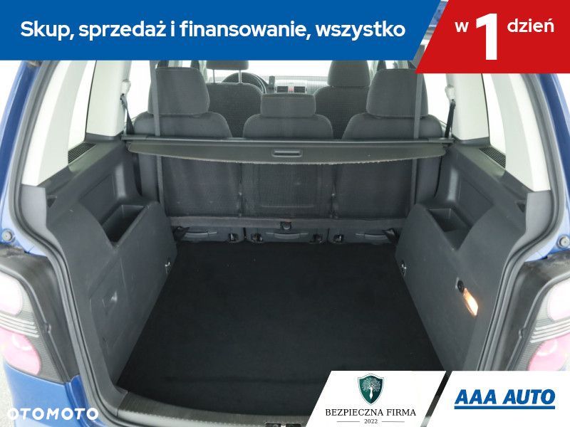 Volkswagen Touran - 18