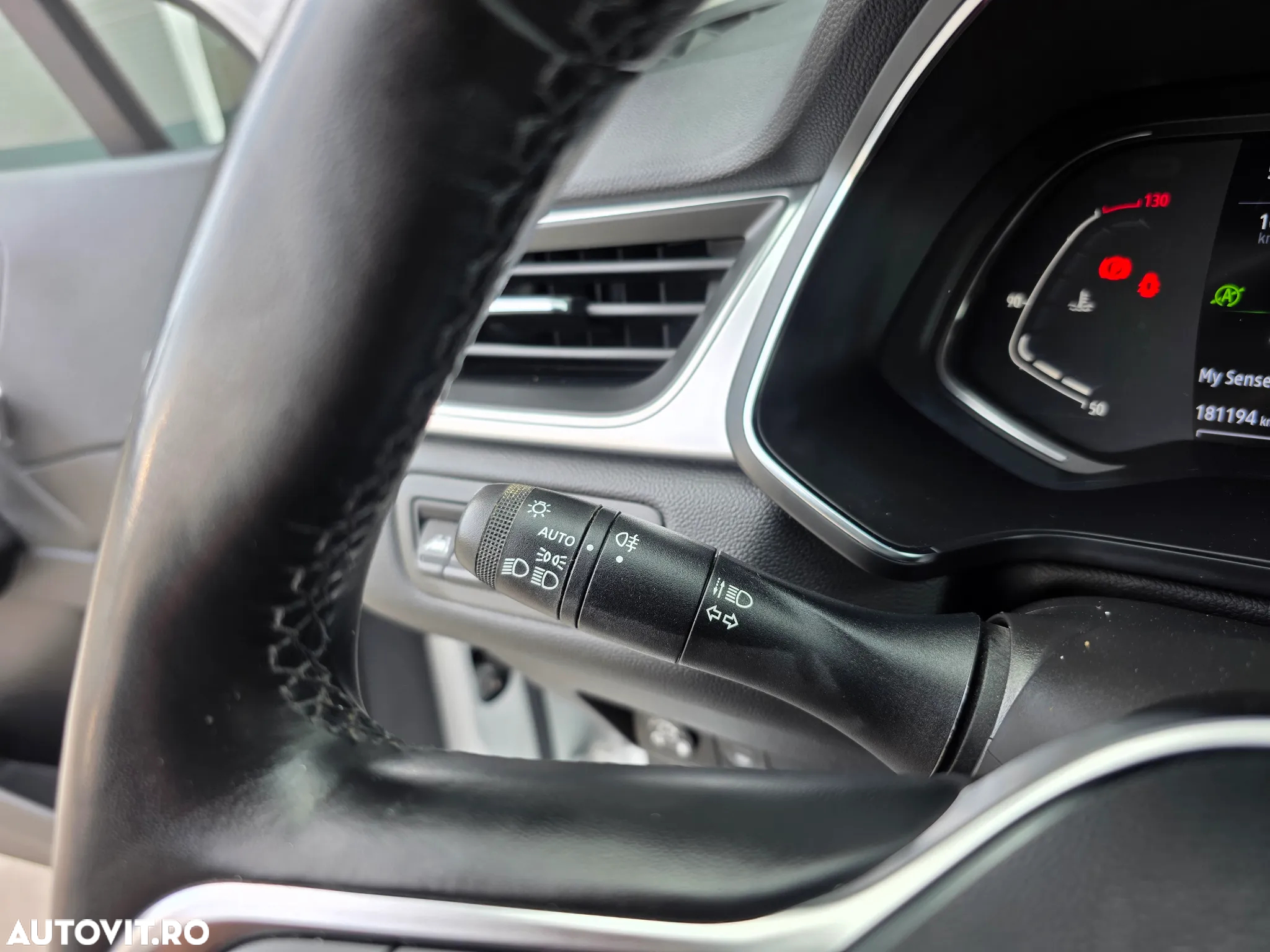Renault Captur TCe 100 GPL Intens - 28