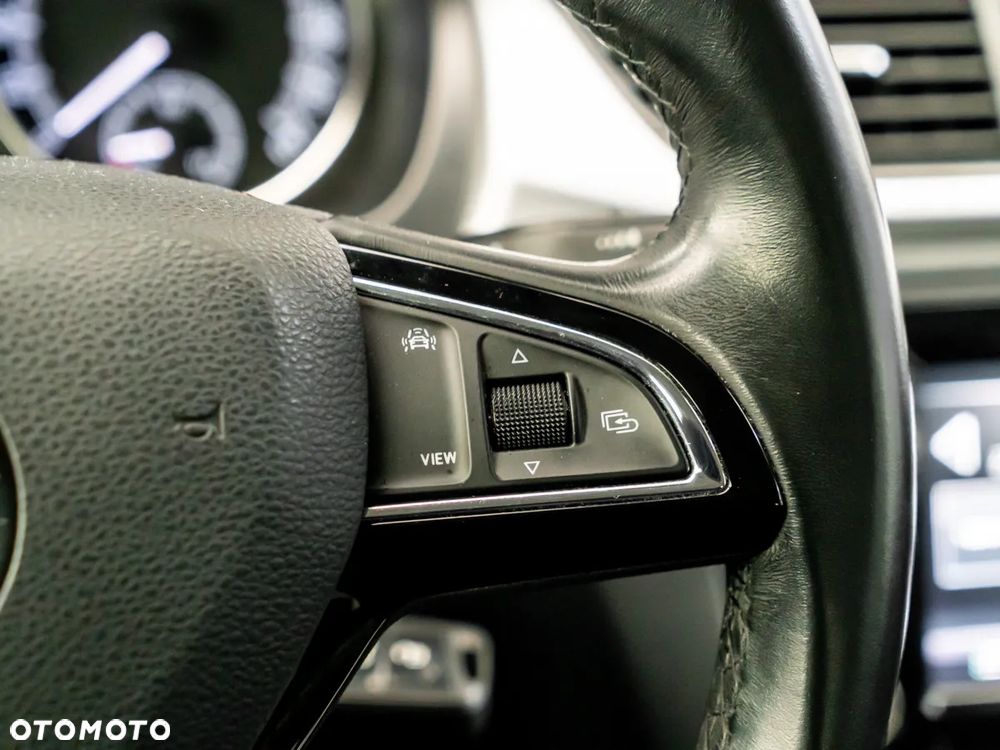 Skoda RAPID 1.0 TSI Ambition - 25