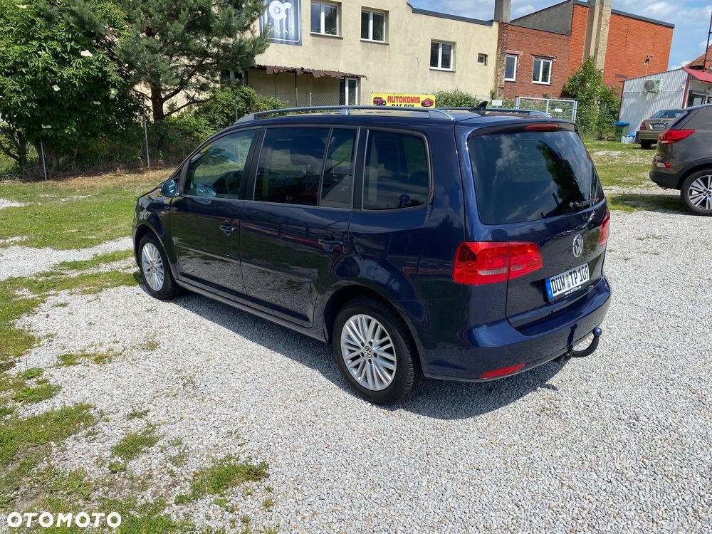 Volkswagen Touran 2.0 TDI DPF BlueMotion Technology Cup - 11