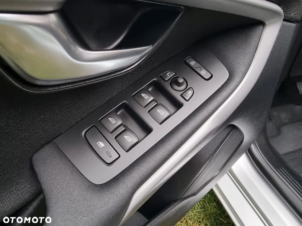 Volvo V40 D2 Drive-E Momentum - 21