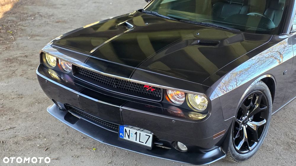 Dodge Challenger - 7