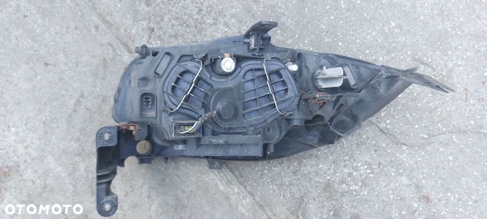 .  PRZOD PRZENIA LAMPA PRAWA BMW E87 - 3
