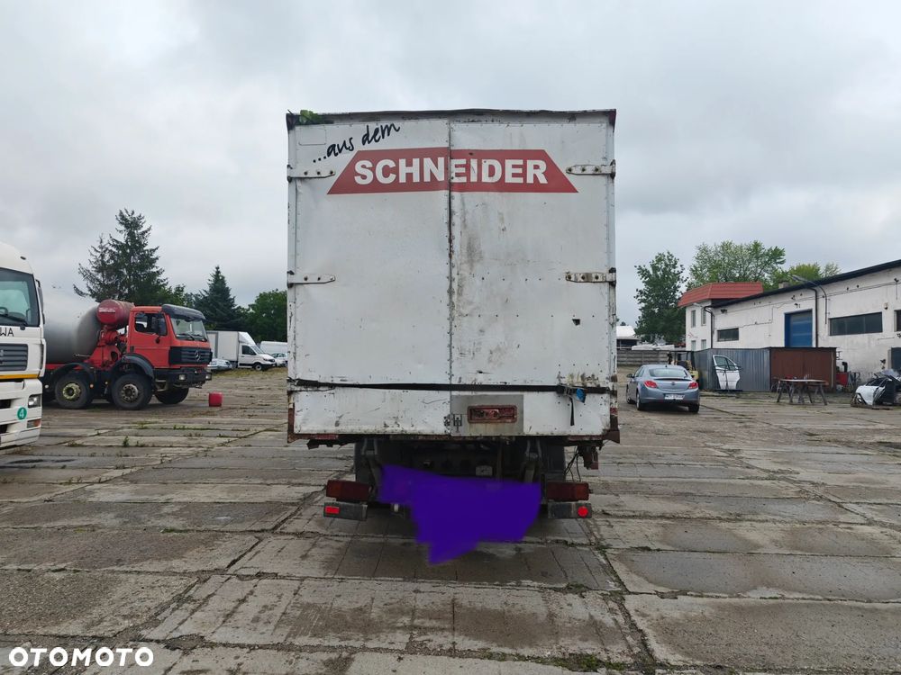 Mercedes-Benz 814 6 cylinder - 6
