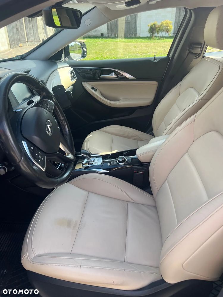 Infiniti QX30 - 11