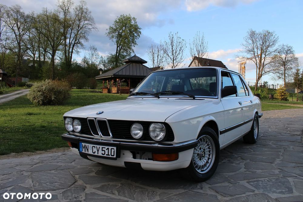 BMW Seria 5 518 i - 2
