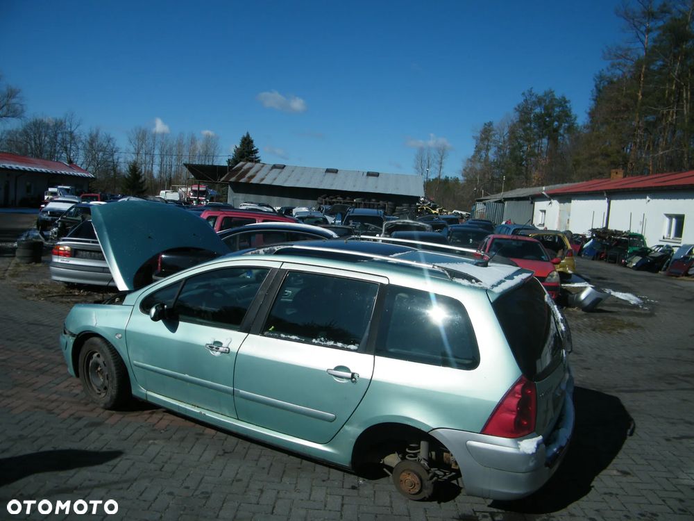 Peugeot 307 (01-05r.) 2.0 HDI 119KM. Silnik DW10TD Skrzynia 20DL50 lakier zieleń idaho. Cały na części. GWARANCJA !!!  Przód Tył Zestaw Komplet Drzwi Klapa Zderzak Błotnik Maska Grill Atrapa Szyba Pas Lampa Lusterko Boczki Fotel Kanapa Kokpit Deska Rozdzielcza Przełącznik Włącznik Sterownik Przewody Wiązka Instalacja Moduł Komputer Czujnik Listwa Pompa Alternator Wtryski Głowica Rozrusznik Kompresor Sprzęgło Dwumas Silnik Skrzynia ABS Klimatyzacji Paliwa Wspomagania Kolektor Turbina Przepustnica Zawór Chłodnica Koło Hak Belka Sanki Zawieszenie Mcpherson Półoś Amortyzator Wydech Tłumik Zacisk Most - 5
