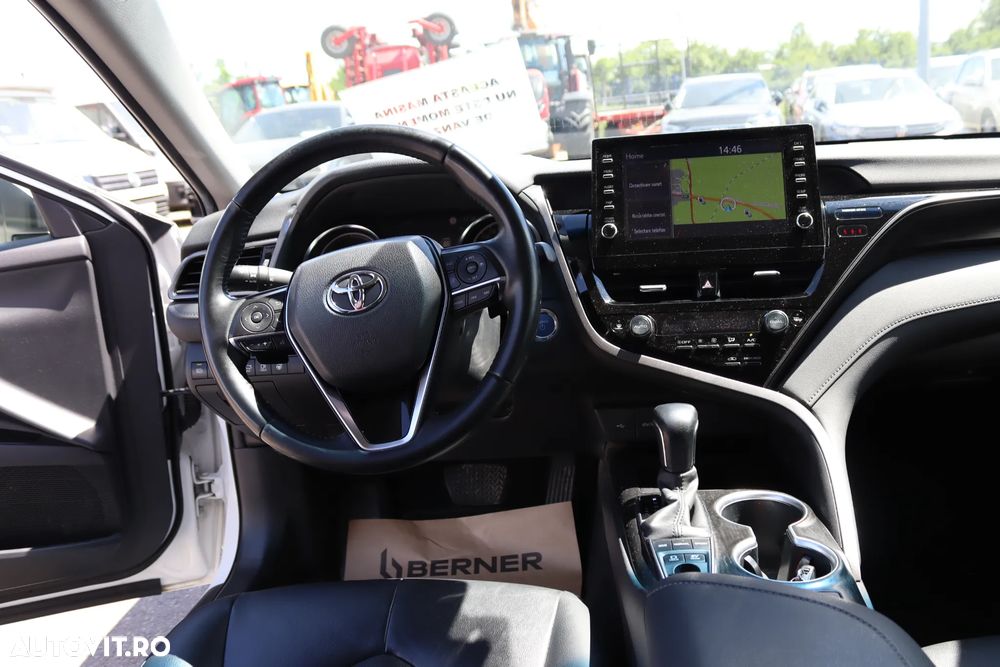 Toyota Camry - 11
