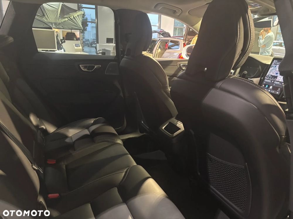 Volvo XC 60 B5 B AWD Plus Bright - 16