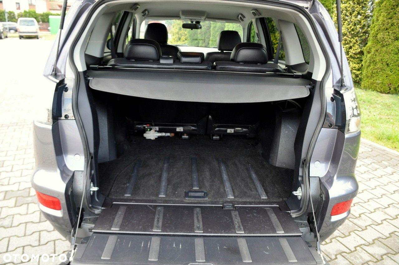 Mitsubishi Outlander - 36