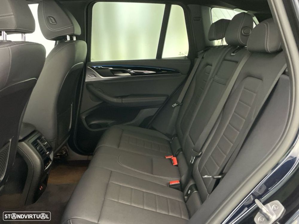 BMW iX3 Inspiring - 12