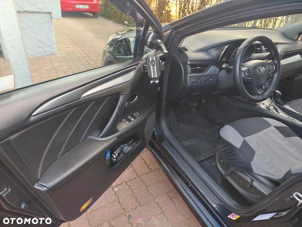 Toyota Avensis 1.8 Premium MS - 9