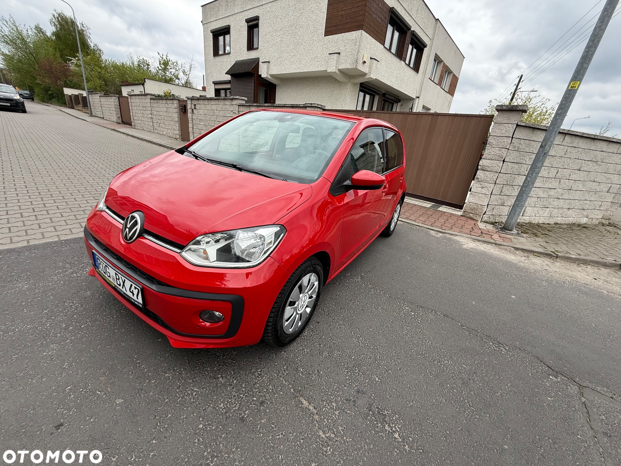 Volkswagen up! colour fortana red - 24