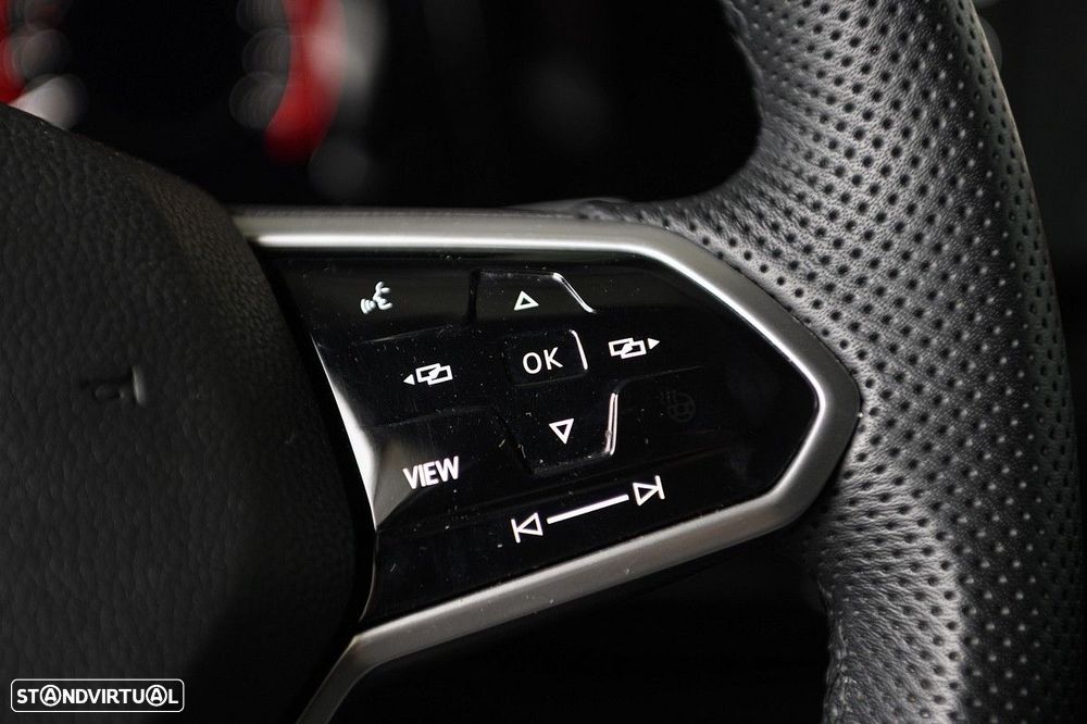 VW Golf 1.5 eTSI R-Line DSG - 28
