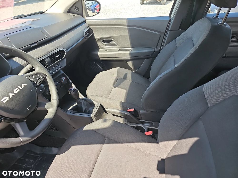 Dacia Jogger 1.0 TCe Essential 7os - 16