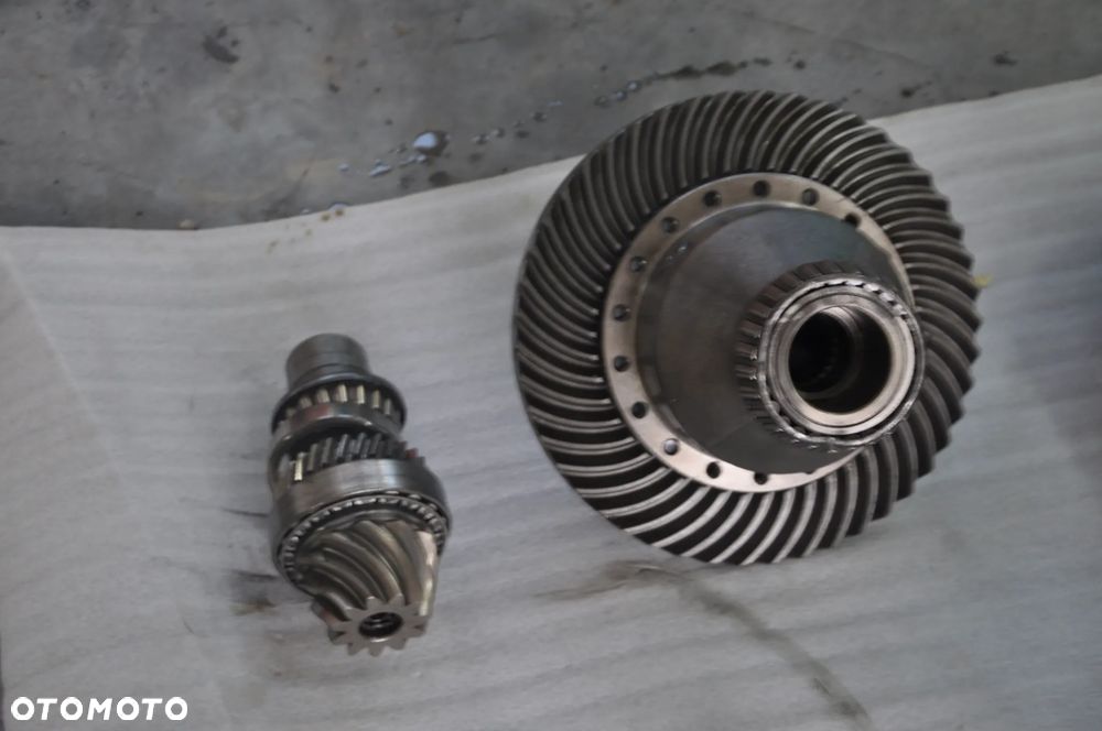 Wom koło talerzowe pompa rozdzielacz Massey Ferguson 7480 - 6
