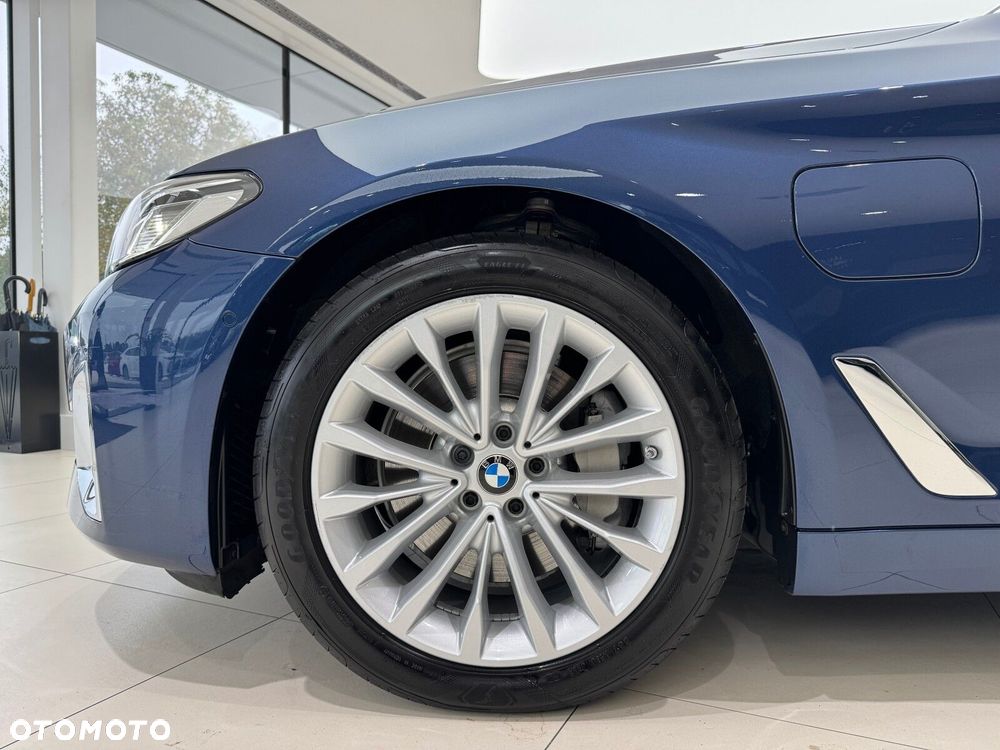 BMW Seria 5 530e Luxury Line - 19