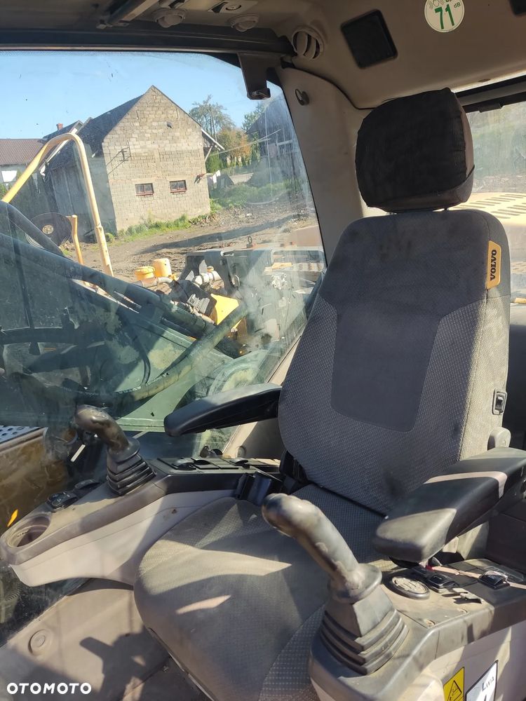 Volvo EC290CL koparka gąsienicowa - 5