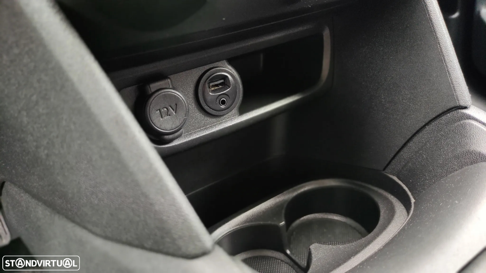 Peugeot 208 1.6 BlueHDi Style - 34