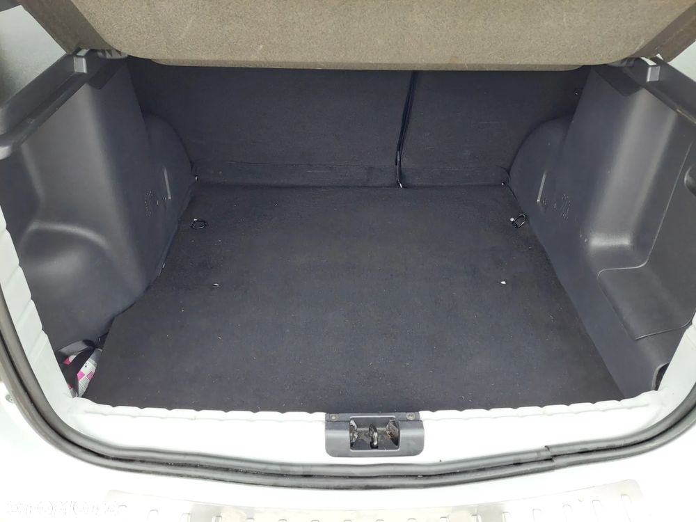 Dacia Duster 1.6 SCe Laureate S&S - 23