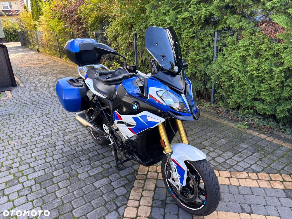 BMW XR - 19