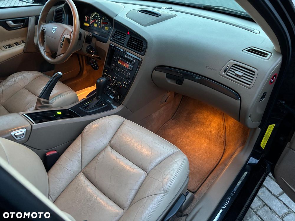 Volvo V70 2.4 Momentum - 20