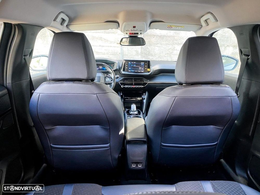 Peugeot 2008 1.2 PureTech Allure EAT8 - 11