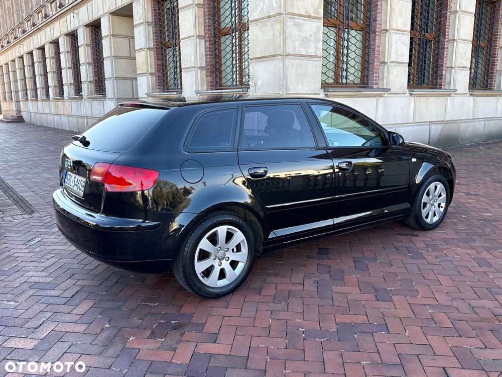 Audi A3 1.6 Ambiente - 4