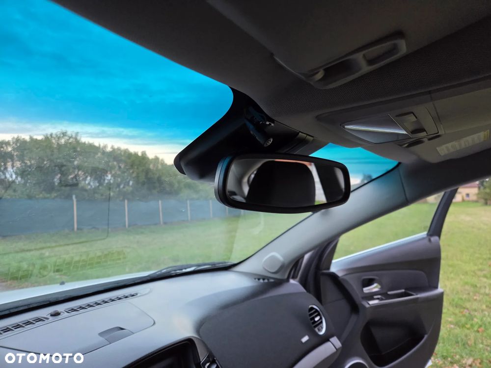 Chevrolet Cruze 1.8 LTZ+ - 17