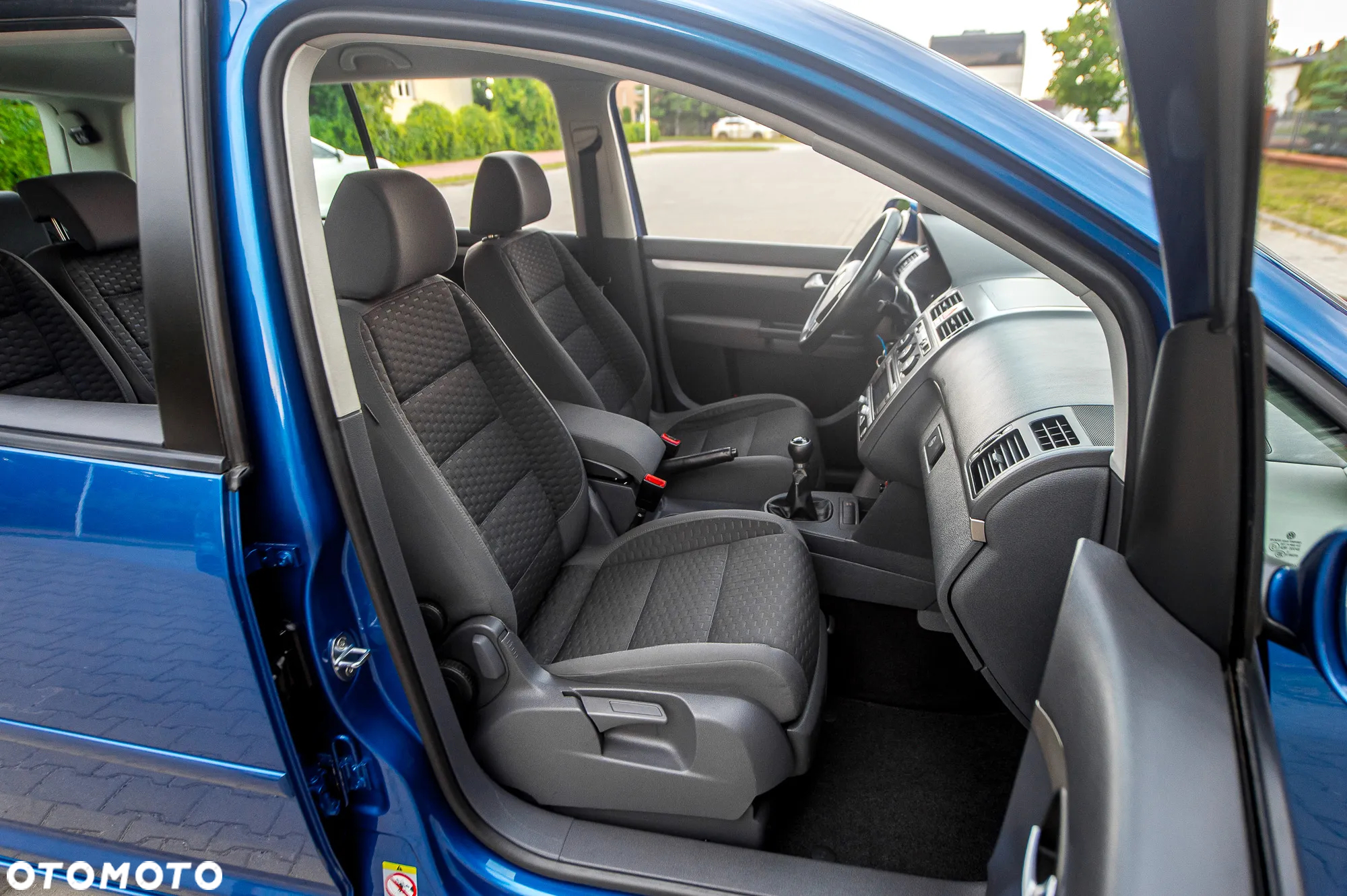 Volkswagen Touran 2.0 TDI DPF Highline - 23