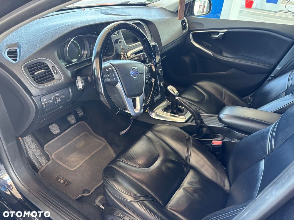Volvo V40 D2 Summum - 26