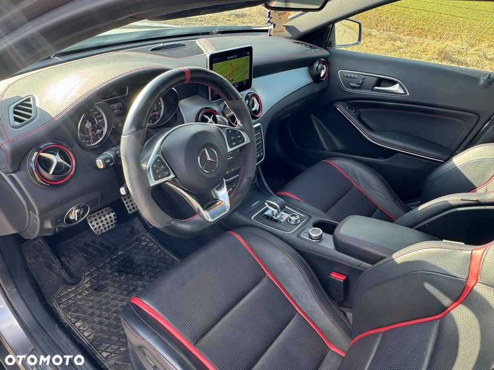 Mercedes-Benz GLA - 11