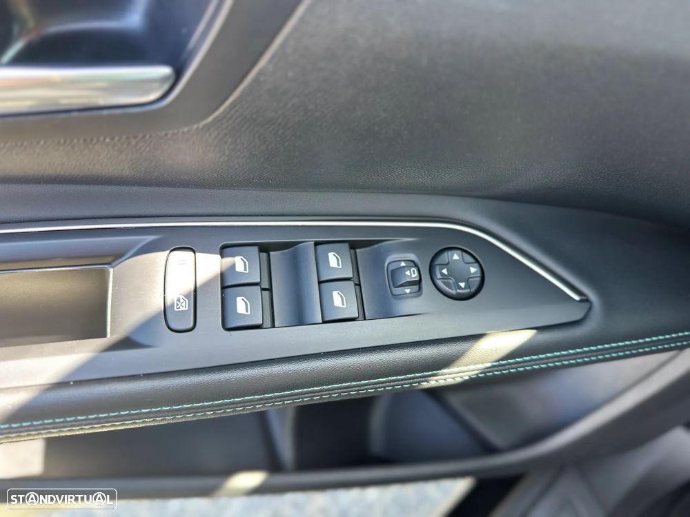 Peugeot 5008 1.5 BlueHDi Allure Pack EAT8 - 35