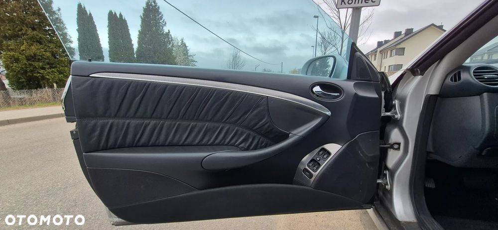 Mercedes-Benz CLK - 15