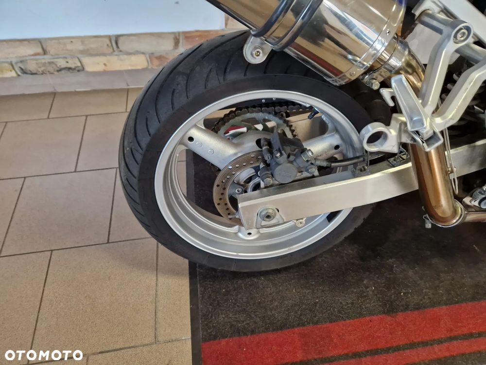 Suzuki SV - 25