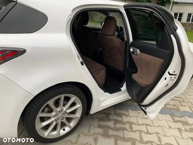 Lexus CT 200h Dynamic Line - 15