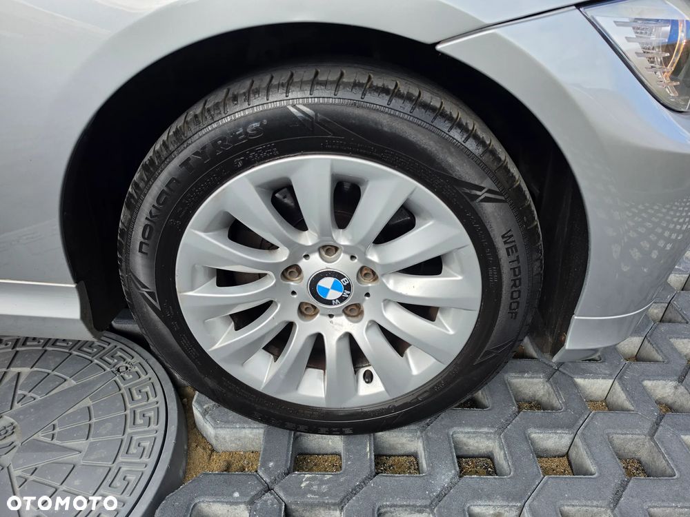 BMW Seria 3 318d DPF - 32