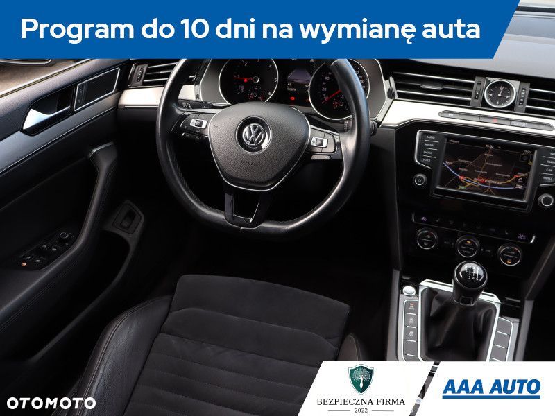 Volkswagen Passat - 8