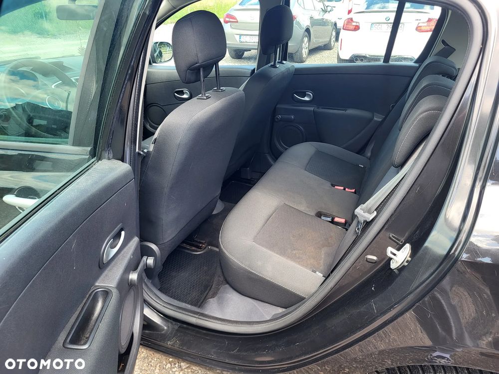 Renault Clio - 8