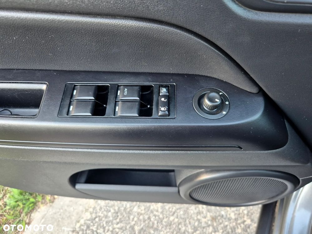 Jeep Compass - 32
