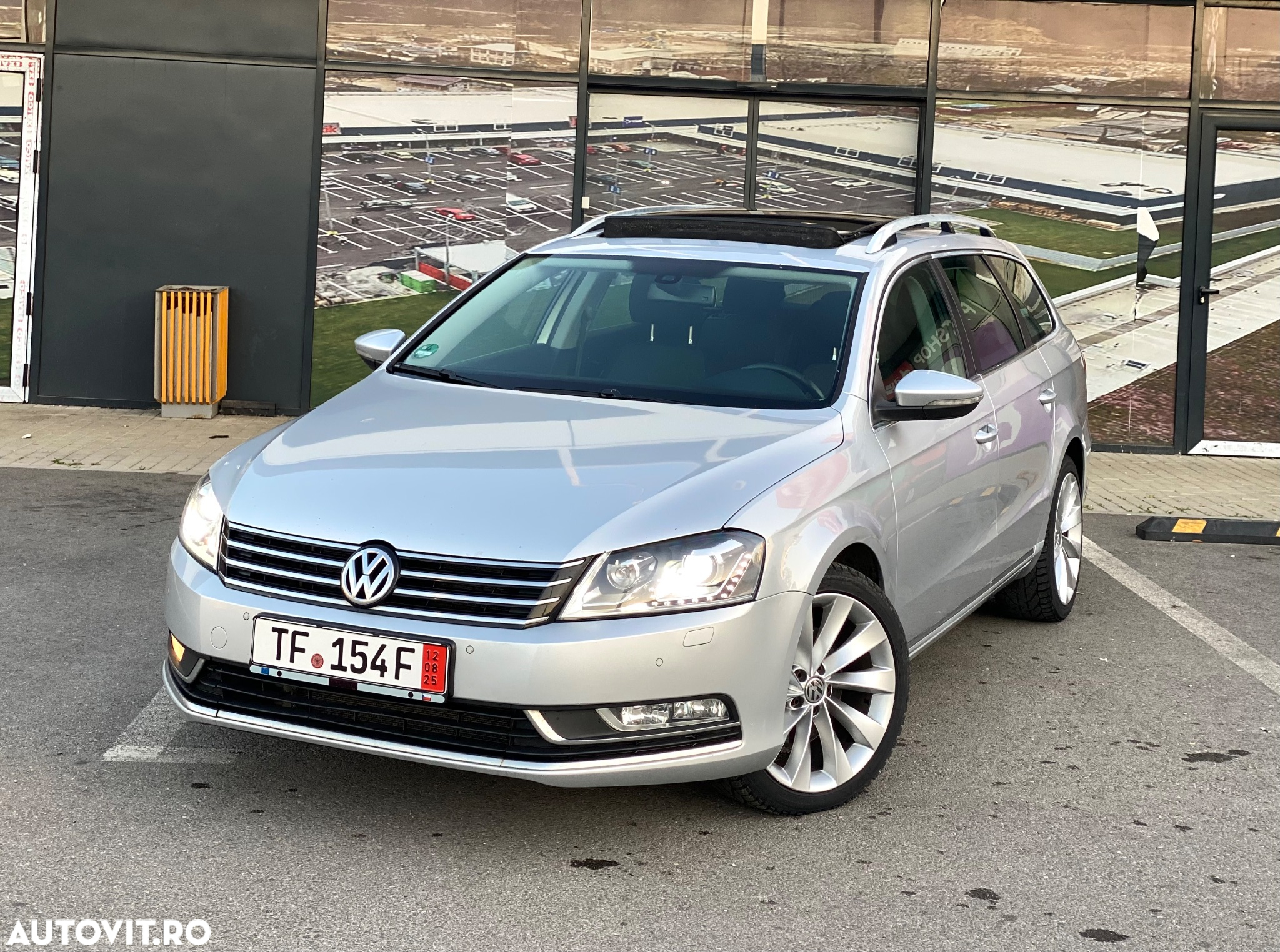 Volkswagen Golf 2.0 TDI BlueMotion Technology Highline - 2