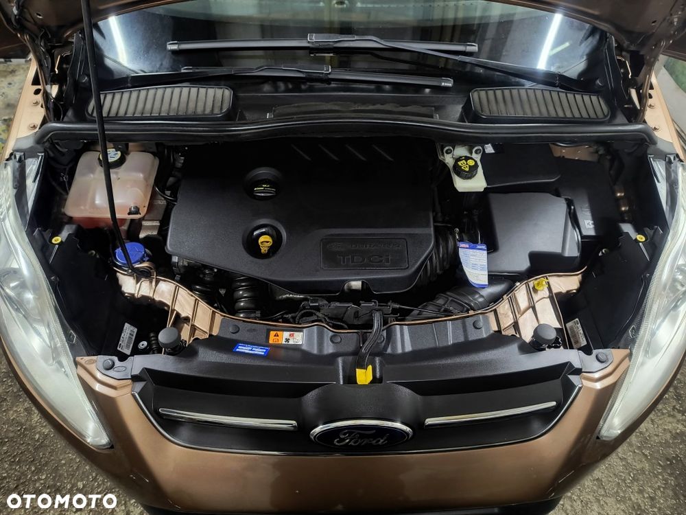 Ford C-MAX 1.6 TDCi Start-Stop-System Titanium - 24