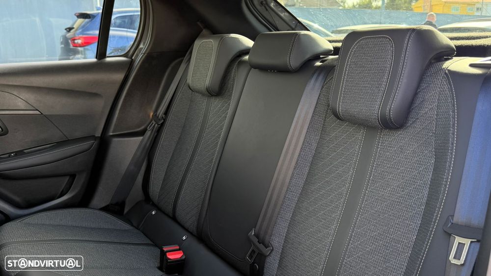 Peugeot 208 1.2 Hybrid Allure e-DCS6 - 12